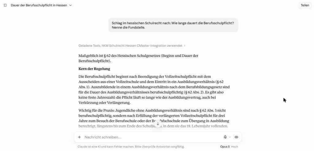 Die Antwort zur Berufsschulpflicht mit dem Vermerk, dass die Integration des Schulrecht-Konnektors verwendet wurde, und dem Verweis auf § 62 des Hessischen Schulgesetzes.